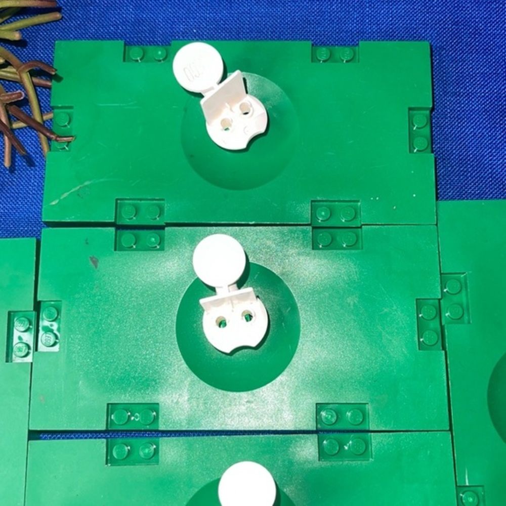 LEGO 6x 30489 8 X 16 X 1 1/3 W/ CUTOUT SOCCER SPORTS FIELD BASE PLATE 3 Holders. - Picture 2 of 5